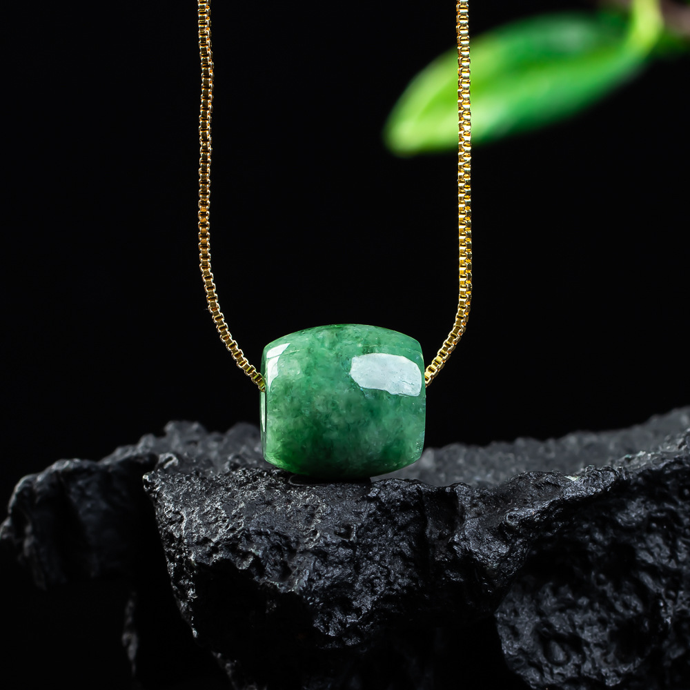Vintage Necklace - Pendentif en perles de Jade véritable
